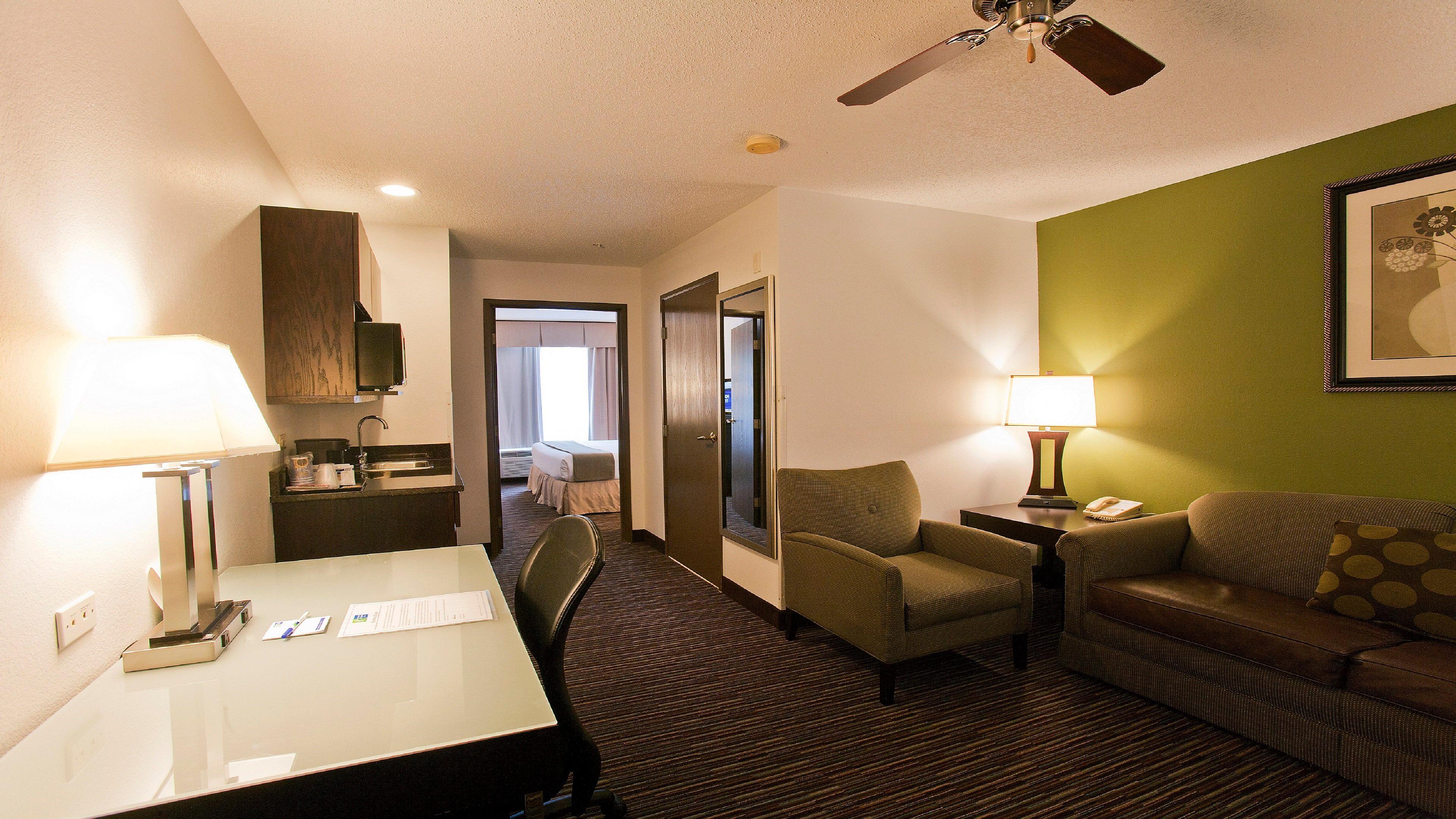 Riverwoods Holiday Inn Express & Suites Chicago-Deerfield Lincolnshire, An Ihg Hotel מראה חיצוני תמונה